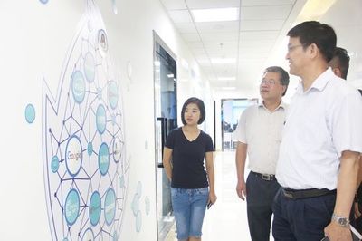 江西理工大學(xué)軟件學(xué)院曾副院長(zhǎng)一行蒞臨廈門觸控未來